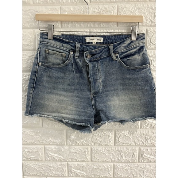 Almost Famous Pants - ALMOST FAMOUS WOMENS JEAN‎ SHORTS SIZE 3 MEDIUM WASH DENIM BUTTON FLY CUT OFF